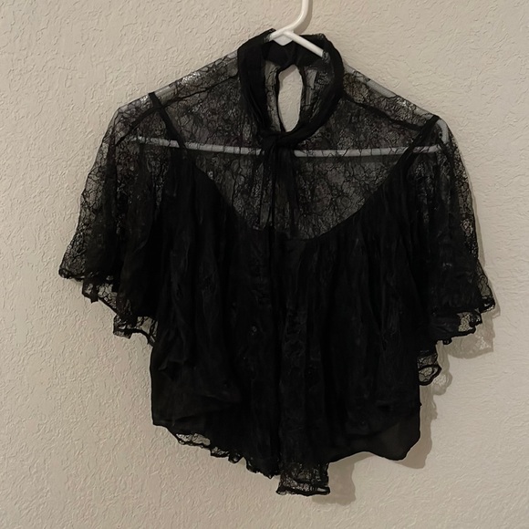 Zara Lace Crop Top - Picture 1 of 3